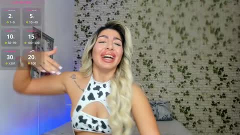 LucyJelly online show from 03.10.25