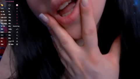 Hello I am kind friendly and cute girl online show from 04.14.26