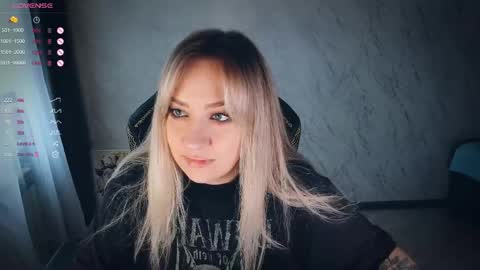 Snapshot of bellezza_ chatting on 05.20.26 Your Annabelle Wolf online show from 05.20.26