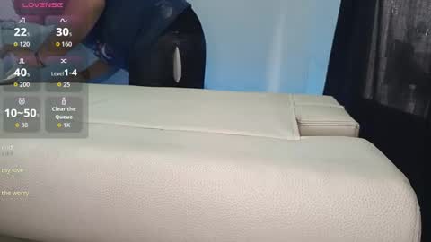 Your New Girlfriend online show from 01.13.26