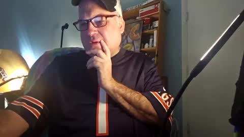 Snapshot of bendavewill chatting on 11.12.25 Bendavewill online show from 11.12.25