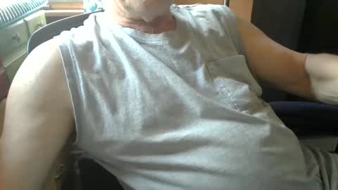 Snapshot of bendrinkin chatting on 05.25.26 bendrinkin online show from 05.25.26