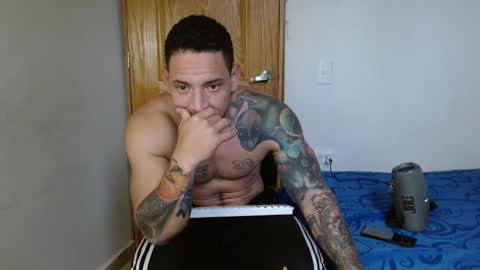 Snapshot of benjamin_isaac chatting on 01.03.25 benjamin_isaac online show from 01.03.25