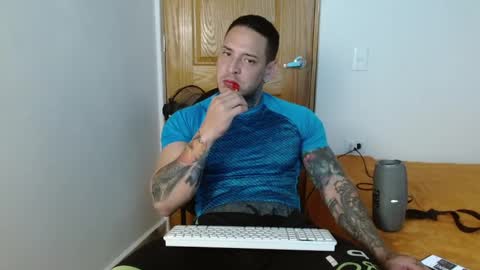 Snapshot of benjamin_isaac chatting on 03.08.25 benjamin_isaac online show from 03.08.25