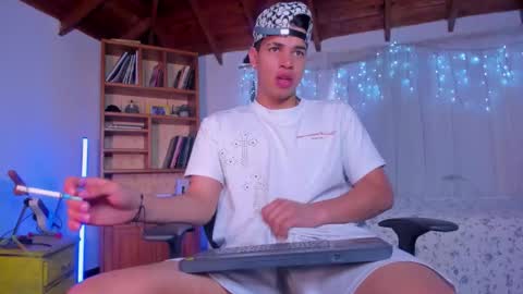 Snapshot of benjamin_more24 chatting on 02.02.26 benjamin more24 online show from 02.02.26