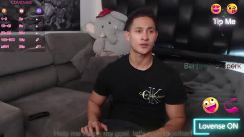 Snapshot of benjamincooperk1 chatting on 04.02.26 benjamincooperk online show from 04.02.26
