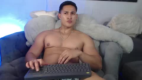 Snapshot of benjamincooperk1 chatting on 04.11.26 benjamincooperk online show from 04.11.26