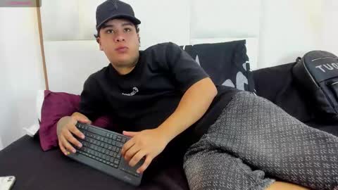 Snapshot of bennett_alejoo chatting on 09.16.25 bennett_alejoo online show from 09.16.25