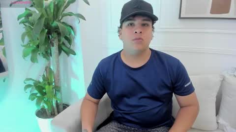 Snapshot of bennett_alejoo chatting on 09.24.25 bennett_alejoo online show from 09.24.25