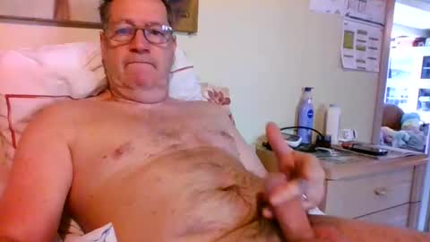 Snapshot of bennybutterfly007 chatting on 04.27.26 bennybutterfly007 online show from 04.27.26
