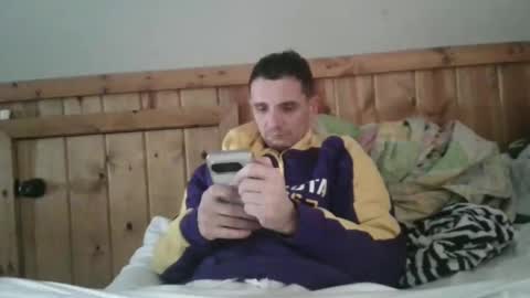 Snapshot of bennymn chatting on 02.15.25 benny and innocentvixon online show from 02.15.25