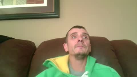 Snapshot of bennymn chatting on 11.21.25 benny and innocentvixon online show from 11.21.25