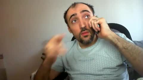 Snapshot of bentish chatting on 12.04.24 bentish online show from 12.04.24