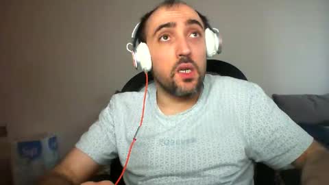 Snapshot of bentish chatting on 12.04.24 bentish online show from 12.04.24