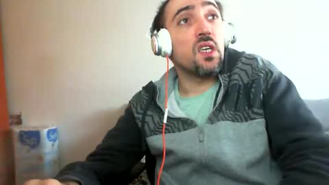 Snapshot of bentish chatting on 12.07.24 bentish online show from 12.07.24