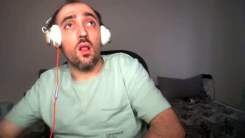 Snapshot of bentish chatting on 12.09.24 bentish online show from 12.09.24