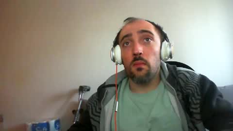 Snapshot of bentish chatting on 12.10.24 bentish online show from 12.10.24