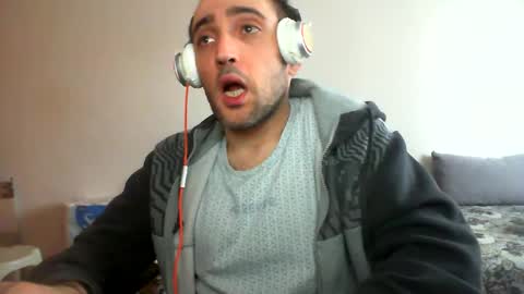 Snapshot of bentish chatting on 12.12.24 bentish online show from 12.12.24