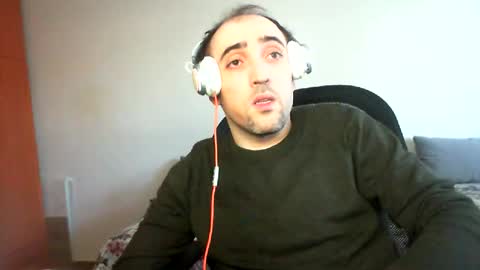 Snapshot of bentish chatting on 12.13.24 bentish online show from 12.13.24