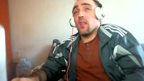 Snapshot of bentish chatting on 12.14.24 bentish online show from 12.14.24