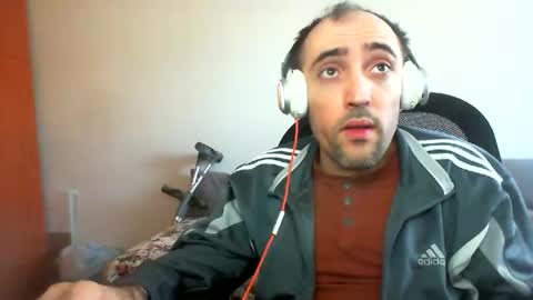 Snapshot of bentish chatting on 12.15.24 bentish online show from 12.15.24