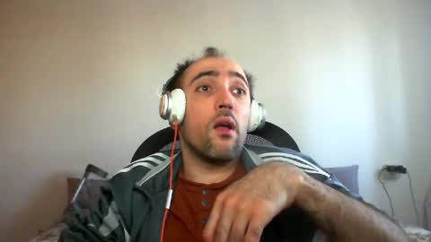 Snapshot of bentish chatting on 12.16.24 bentish online show from 12.16.24