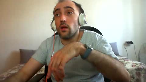 Snapshot of bentish chatting on 12.18.24 bentish online show from 12.18.24