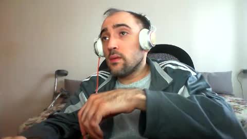 Snapshot of bentish chatting on 12.20.24 bentish online show from 12.20.24