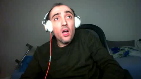 Snapshot of bentish chatting on 12.20.24 bentish online show from 12.20.24