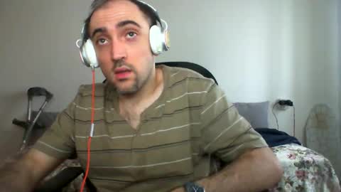 Snapshot of bentish chatting on 12.22.24 bentish online show from 12.22.24