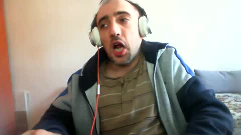 Snapshot of bentish chatting on 12.23.24 bentish online show from 12.23.24