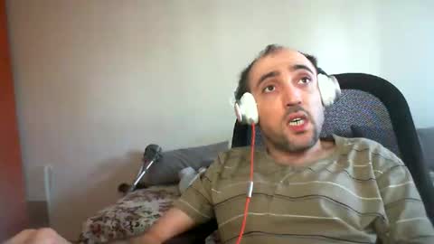 Snapshot of bentish chatting on 12.23.24 bentish online show from 12.23.24