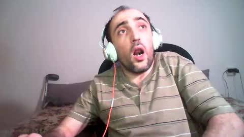 Snapshot of bentish chatting on 12.25.24 bentish online show from 12.25.24