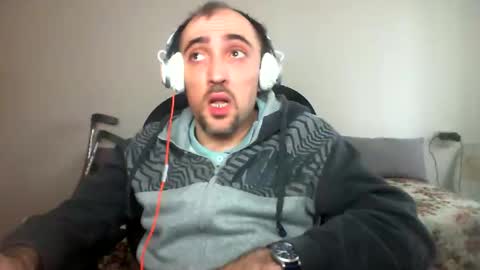 Snapshot of bentish chatting on 12.28.24 bentish online show from 12.28.24