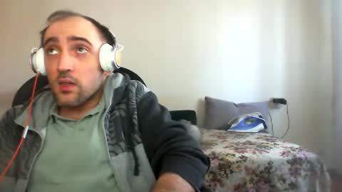 Snapshot of bentish chatting on 01.01.25 bentish online show from 01.01.25