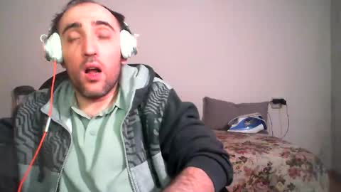 Snapshot of bentish chatting on 01.01.25 bentish online show from 01.01.25