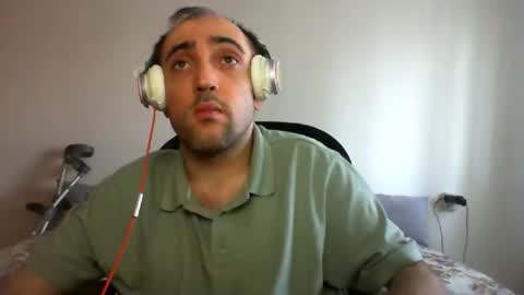 Snapshot of bentish chatting on 01.12.25 bentish online show from 01.12.25