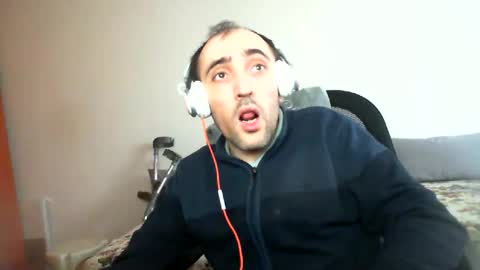 Snapshot of bentish chatting on 02.03.25 bentish online show from 02.03.25