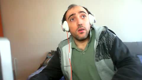 Snapshot of bentish chatting on 02.04.25 bentish online show from 02.04.25