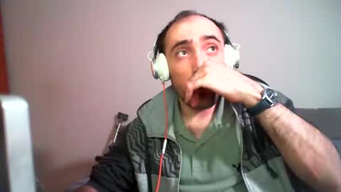 Snapshot of bentish chatting on 02.05.25 bentish online show from 02.05.25