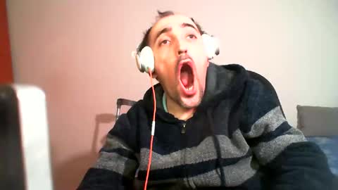 Snapshot of bentish chatting on 02.08.25 bentish online show from 02.08.25