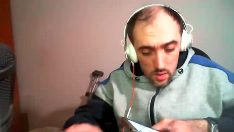 Snapshot of bentish chatting on 02.09.25 bentish online show from 02.09.25