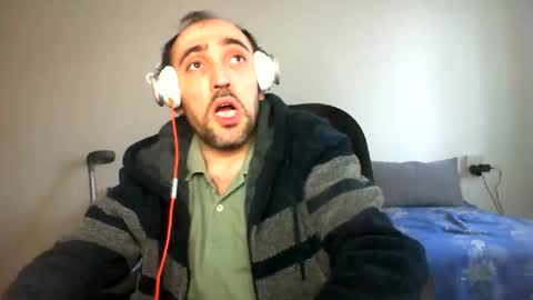 Snapshot of bentish chatting on 02.11.25 bentish online show from 02.11.25