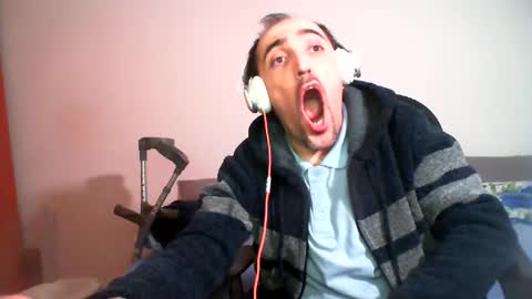 Snapshot of bentish chatting on 02.14.25 bentish online show from 02.14.25