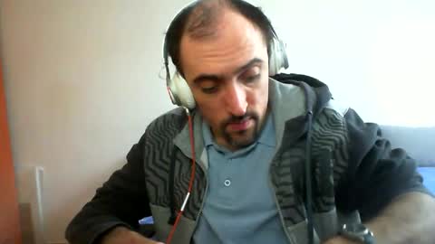 Snapshot of bentish chatting on 02.15.25 bentish online show from 02.15.25