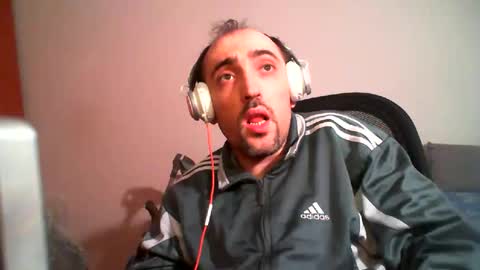 Snapshot of bentish chatting on 02.16.25 bentish online show from 02.16.25