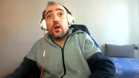 Snapshot of bentish chatting on 02.18.25 bentish online show from 02.18.25