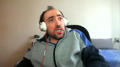 Snapshot of bentish chatting on 02.19.25 bentish online show from 02.19.25