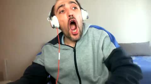 Snapshot of bentish chatting on 02.19.25 bentish online show from 02.19.25