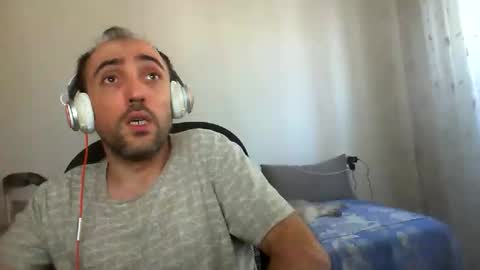 Snapshot of bentish chatting on 09.10.25 bentish online show from 09.10.25